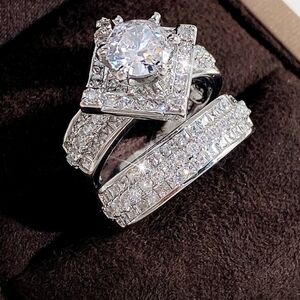 Elegant Silver Women's Ring Set